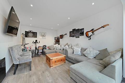 undefined, Oulton Crescent, Potters Bar