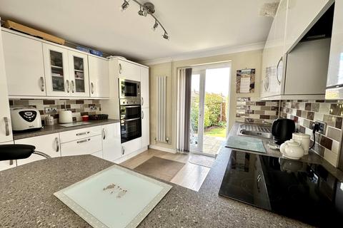1 bedroom bungalow to rent, The Hoo, Harlow, Essex, CM17