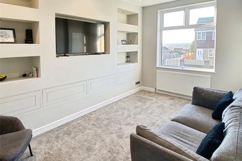 3 bedroom end of terrace house for sale, Heckmondwike Road, Dewsbury, WF13