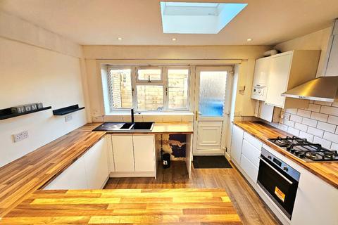 2 bedroom terraced house to rent, Wash Lane, Bury, Greater Manchester, BL9