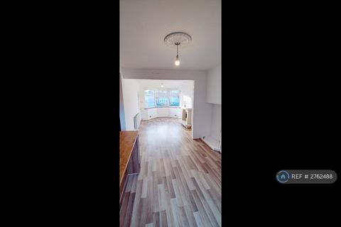 3 bedroom semi-detached house to rent, Havencrest Drive, Leicester, LE5