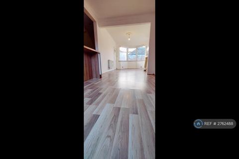 3 bedroom semi-detached house to rent, Havencrest Drive, Leicester, LE5