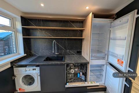 undefined, Meteor Court, Cardiff, CF24