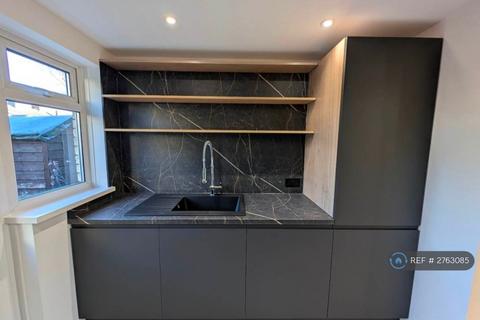 undefined, Meteor Court, Cardiff, CF24