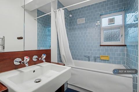 3 bedroom flat to rent, Wenlock Court, London, N1