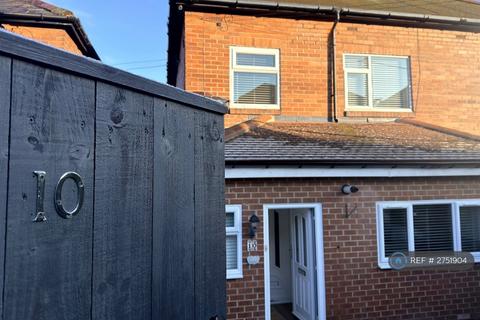 3 bedroom semi-detached house to rent, Delacour Road, Blaydon-On-Tyne, NE21