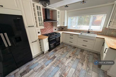 3 bedroom semi-detached house to rent, Delacour Road, Blaydon-On-Tyne, NE21
