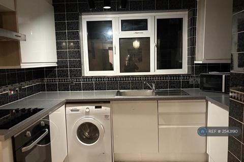 2 bedroom flat to rent, London, London, N4