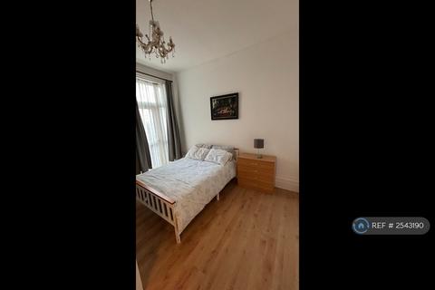 2 bedroom flat to rent, London, London, N4