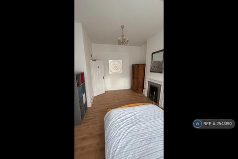 2 bedroom flat to rent, London, London, N4