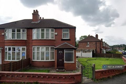 4 bedroom semi-detached house to rent, Finchley Road, Manchester, M14