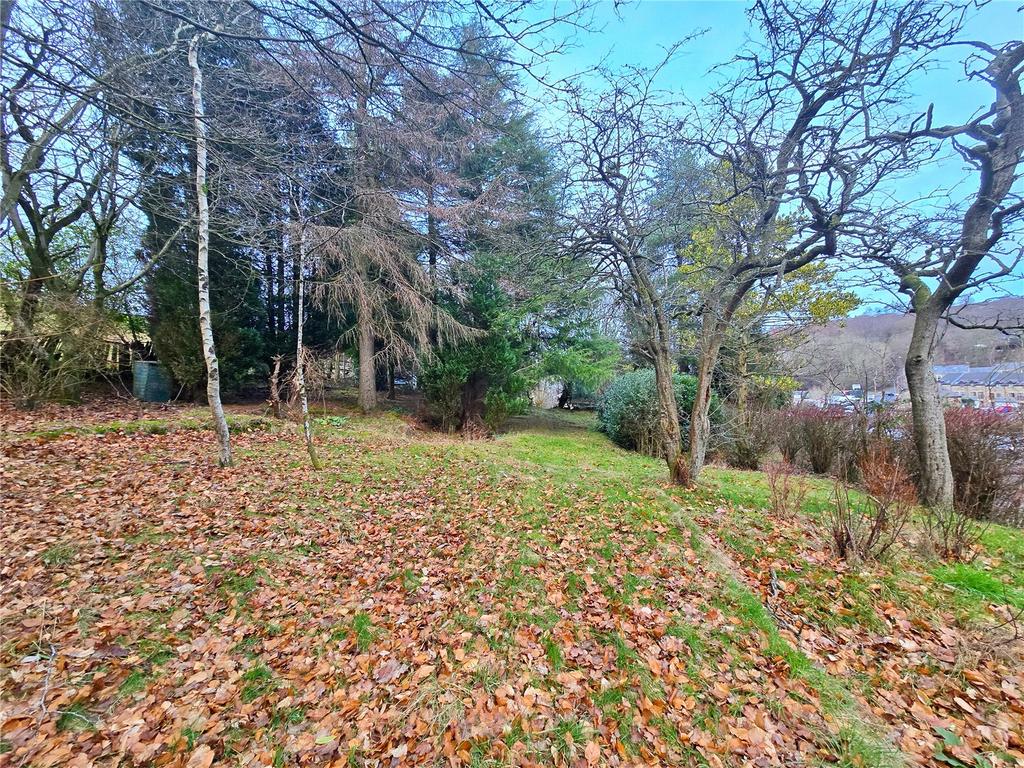Large Gardens
