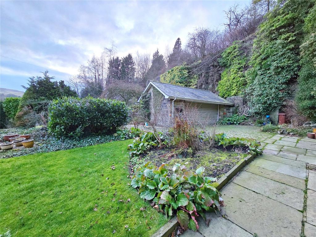 Detached Garage