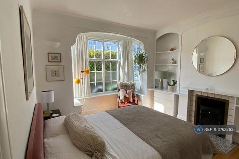 2 bedroom flat to rent, Edgeley Road, London, SW4