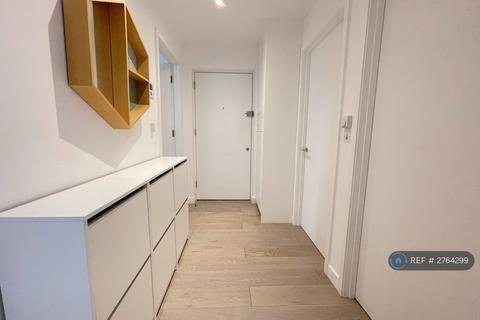 2 bedroom flat to rent, Hafer Road, London, SW11