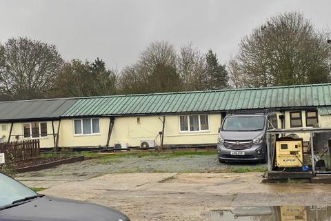 Warehouse to rent, Kents Ln Epping CM16 6AX