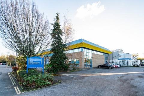 Industrial unit to rent, Upton Rd Poole BH17 7AF