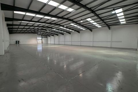 Distribution warehouse to rent, Brunel Rd Totton SO40 3SH