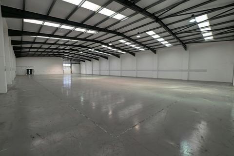 Distribution warehouse to rent, Brunel Rd Totton SO40 3SH