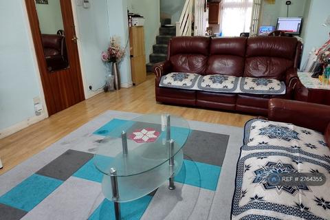3 bedroom terraced house to rent, Northbrook Road, Ilford, IG1