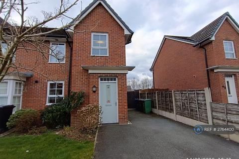 3 bedroom semi-detached house to rent, Rayleigh Close, Radcliffe, Manchester, M26