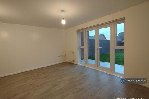 3 bedroom semi-detached house to rent, Rayleigh Close, Radcliffe, Manchester, M26