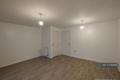 3 bedroom semi-detached house to rent, Rayleigh Close, Radcliffe, Manchester, M26