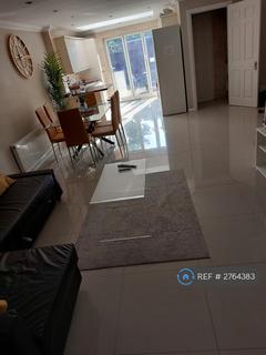 3 bedroom terraced house to rent, Battersea, London, SW11