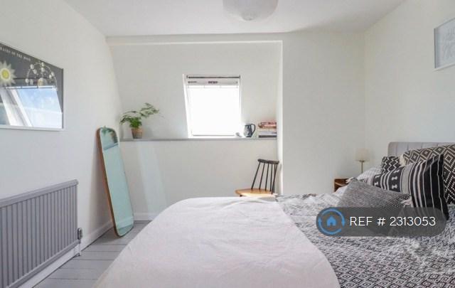 Room 2 - Serene & Cosy