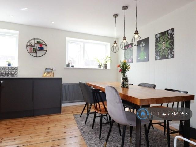 Kitchen & Dining Room