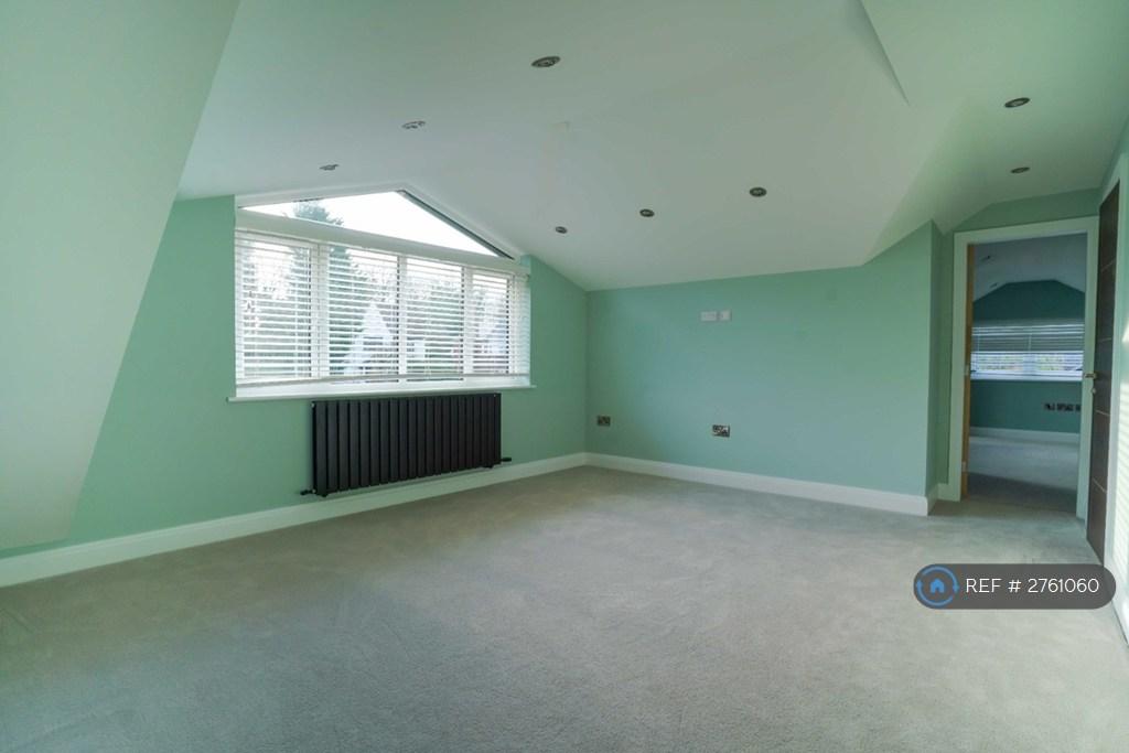 7 Bed House - First Floor Reception 3