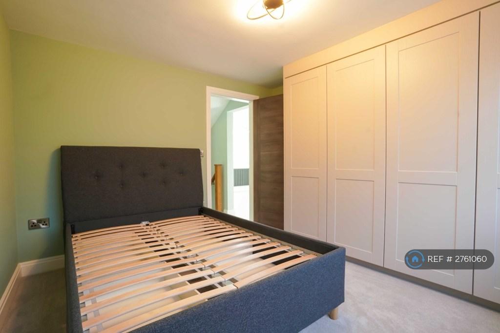 7 Bed House - First Floor Bed 5