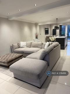 3 bedroom semi-detached house to rent, Clifton Gardens, Uxbridge, UB10