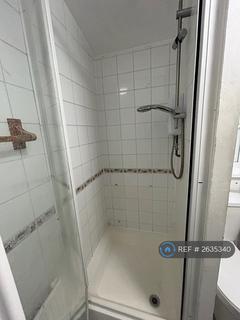 Studio to rent, Whittington Road, London, N22
