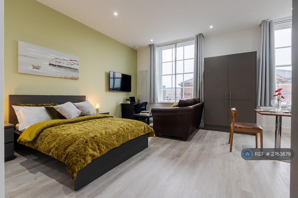 Bedroom / Lounge