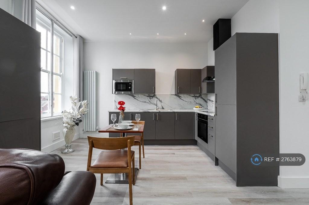 Kitchen / Dinning