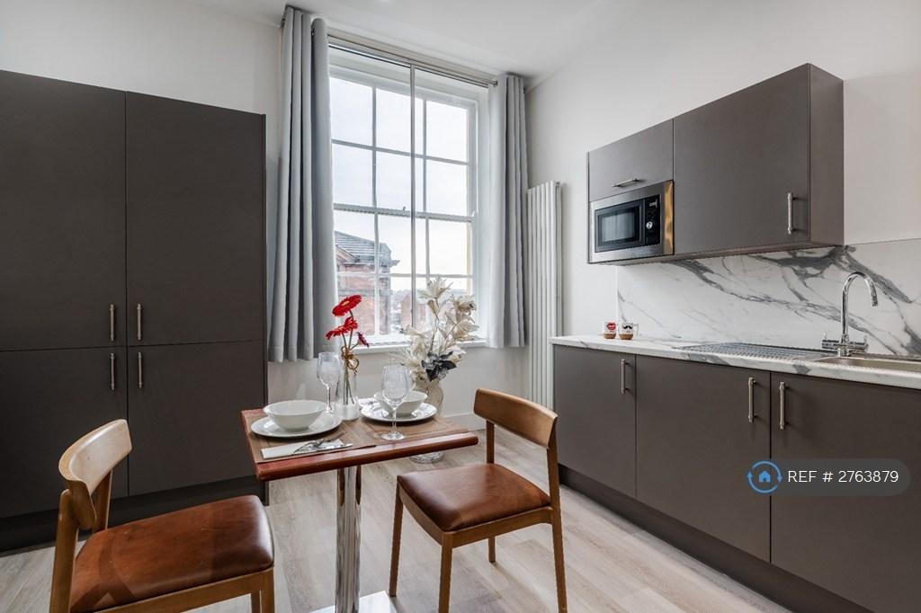 Kitchen / Dinning