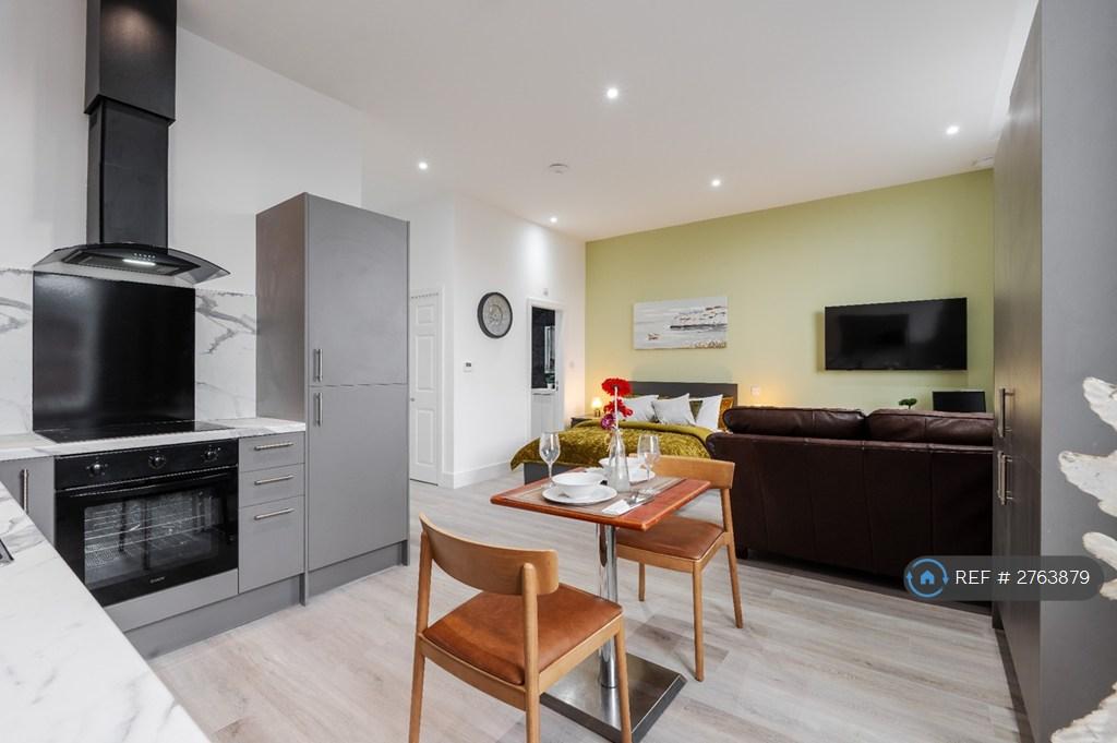 Kitchen / Dinning