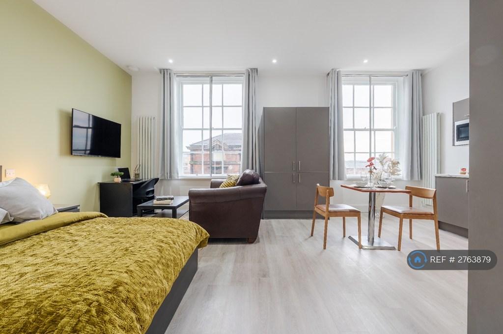 Bedroom / Lounge