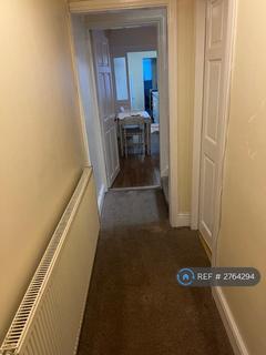 3 bedroom semi-detached house to rent, Arbury Avenue, Coventry, CV6