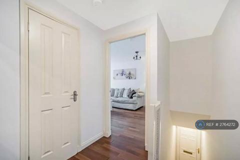 2 bedroom flat to rent, Crawford Lane, Glasgow, G11