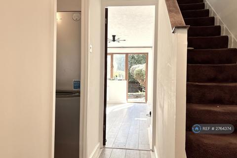 2 bedroom terraced house to rent, Myrna Close, London, SW19
