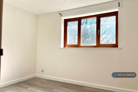 2 bedroom terraced house to rent, Myrna Close, London, SW19