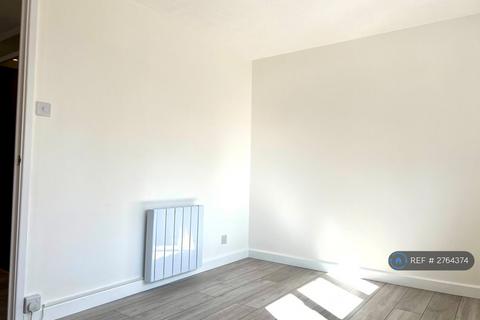 2 bedroom terraced house to rent, Myrna Close, London, SW19