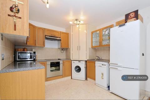 2 bedroom flat to rent, Woodside Park Road, London, N12