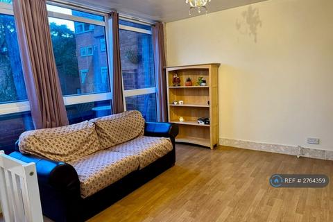 2 bedroom flat to rent, Woodside Park Road, London, N12