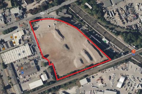 Land to rent, Crossfield Rd Lichfield WS13 6EU