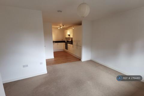 1 bedroom flat to rent, Odeon Parade, London, SE9