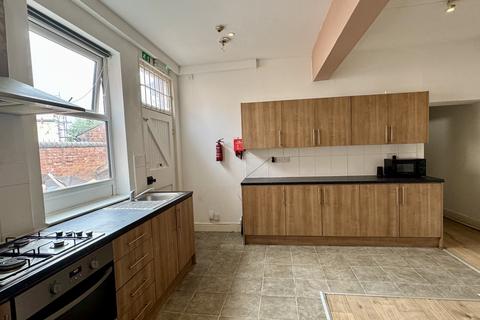1 bedroom flat to rent, a Peveril Street - Room 4, Arboretum NG7