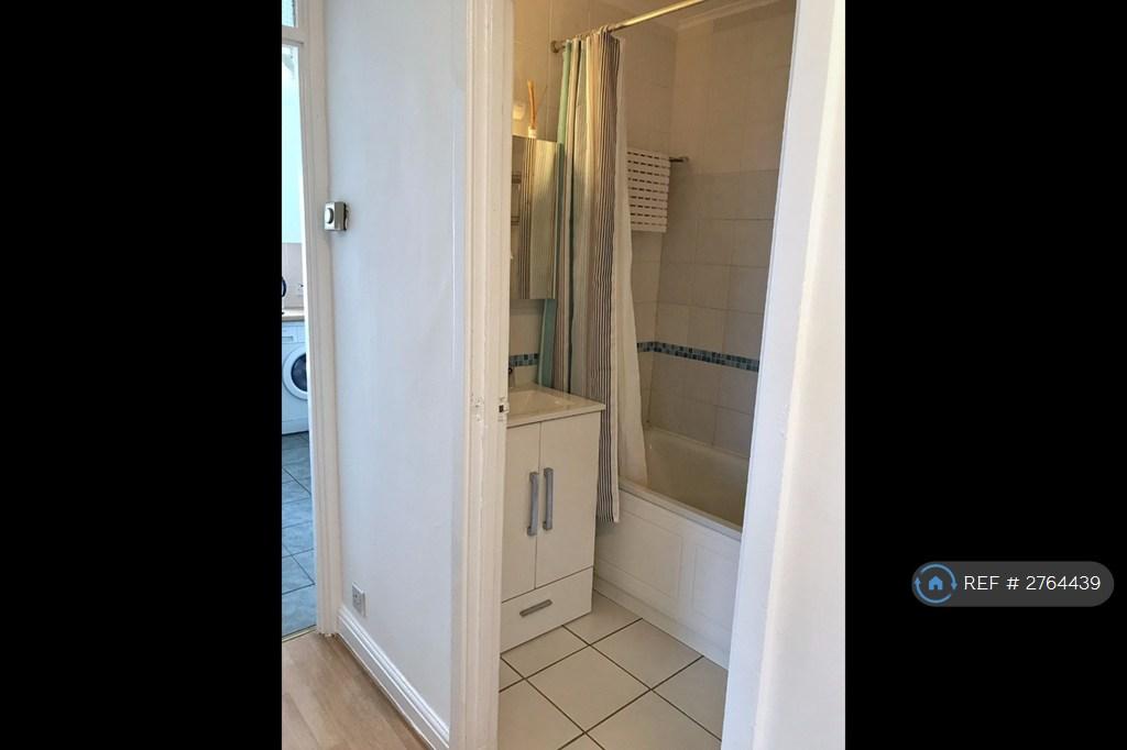 Bathroom Photo 3